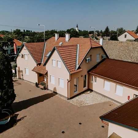 Aranyhid Vendeghaz Hotel Makó Buitenkant foto