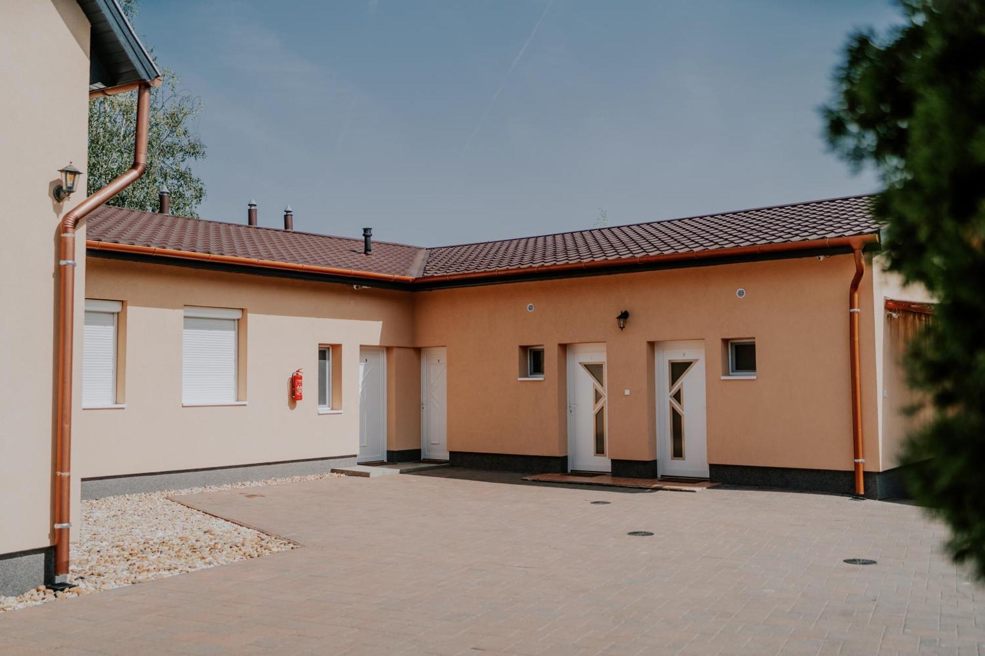 Aranyhid Vendeghaz Hotel Makó Buitenkant foto